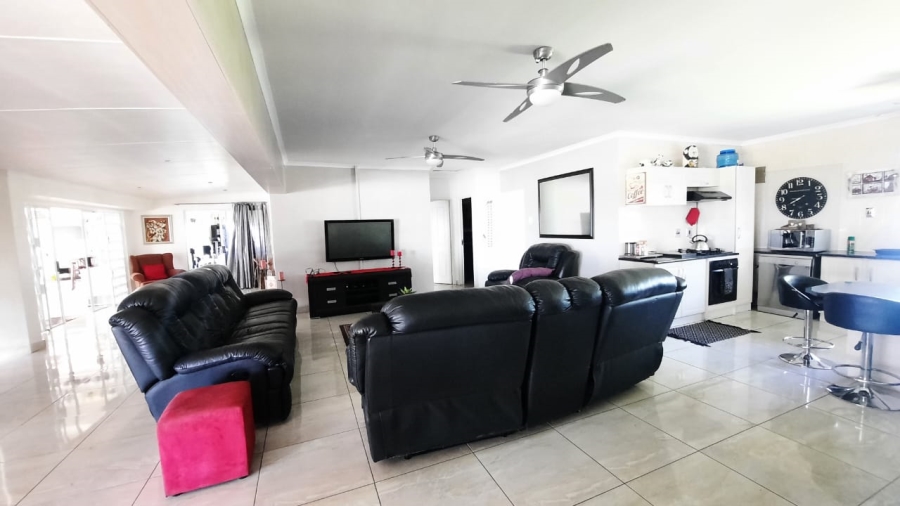 5 Bedroom Property for Sale in Oranjeville Free State